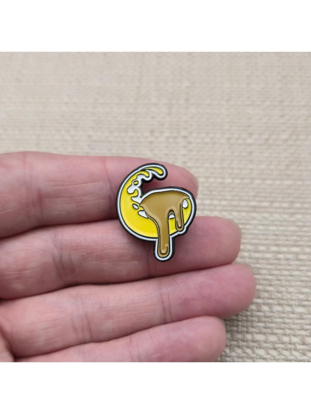 Gelato Canna Co Honey Drip Crescent Moon Collectible Enamel Lapel Pin A8737